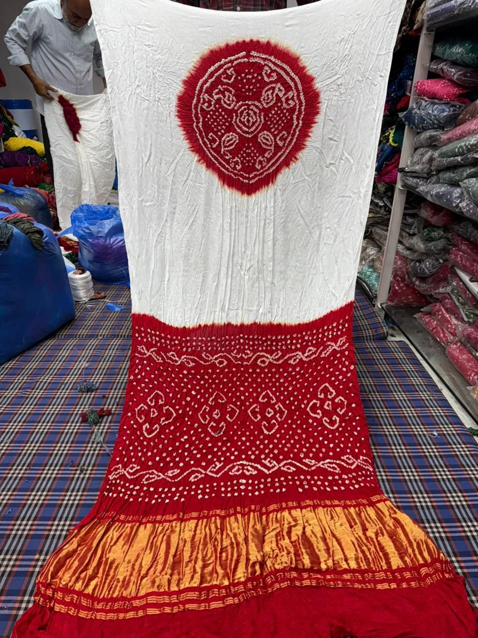 Gaji Silk White Kasumba Saree